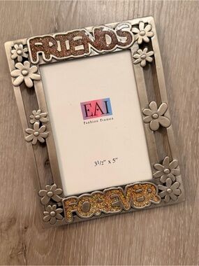 Vintage Y2K EAI "friends forever" glitter picture frame